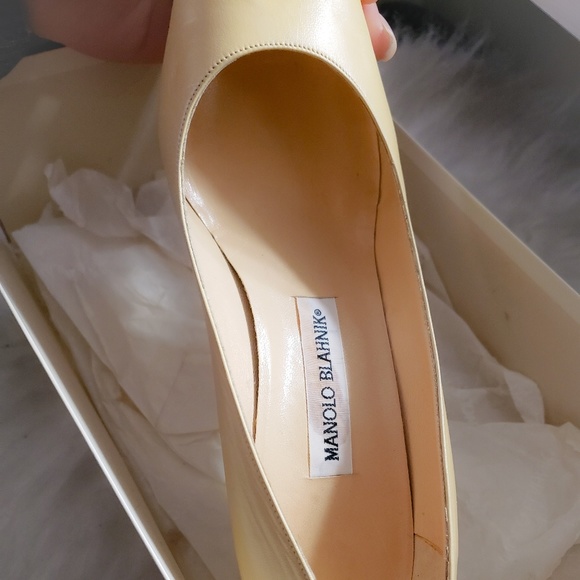 Manolo Blahnik Leather Pumps - Picture 3 of 9